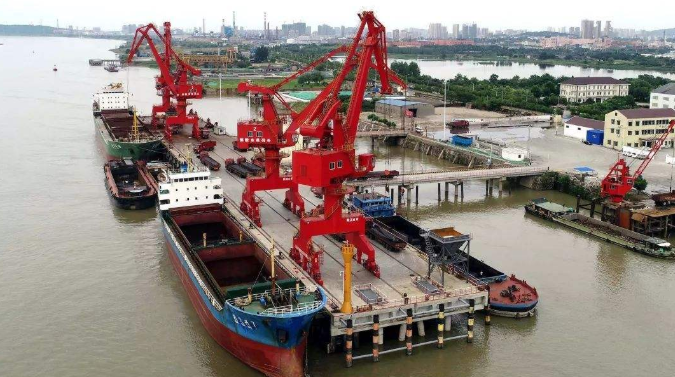 额尔古纳概述露天料场港口封闭问题的实行方法